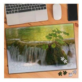 74973 Şelale Yeşil Ağaç Dalları Manzara 240 Parça Puzzle Yapboz