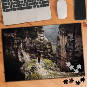 75216 Dağ Gezisine Çıkan Kadın 240 Parça Puzzle Yapboz
