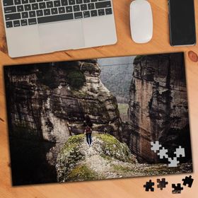 75216 Dağ Gezisine Çıkan Kadın 240 Parça Puzzle Yapboz
