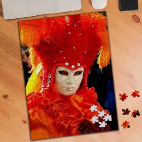 75438 Festivaldeki Renkli Kadın 240 Parça Puzzle Yapboz