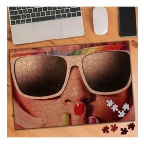 75441 Gözlüklü Kadın Model 240 Parça Puzzle Yapboz