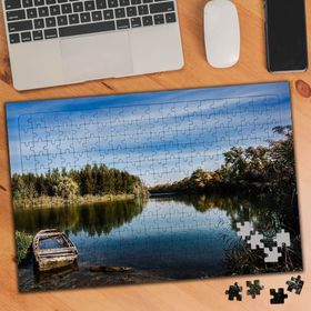 75472 Yeşil Gölde Eski Sandal Manzara 240 Parça Puzzle Yapboz