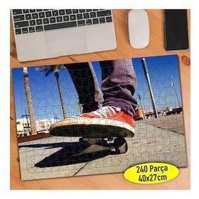 76055403 Caddede Kaykay Süren Ayaklar 240 Parça Puzzle Yapboz