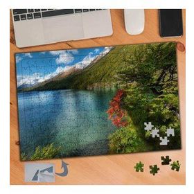 781 Yeşil Dağın Kenarında Deniz 240 Parça Puzzle Yapboz Tablo