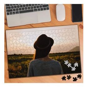 792818 Yeşilliklerin Arasındaki Kız Gün Batımı 240 Parça Puzzle Yapboz
