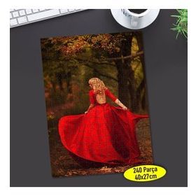 8 Ormanda Yürüyen Kırmızı Elbiseli Kadın 240 Parça Puzzle Yapboz