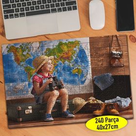 8253 Tatilde Gülümseyen Neşeli Kız 240 Parça Puzzle Yapboz