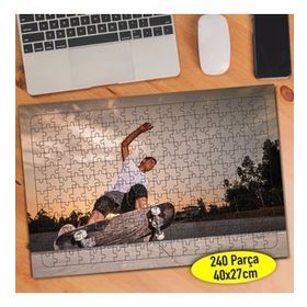 84542940 Kaykay Süren Maceracı Genç 240 Parça Puzzle Yapboz