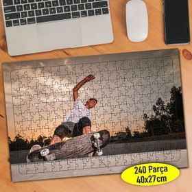 84542940 Kaykay Süren Maceracı Genç 240 Parça Puzzle Yapboz