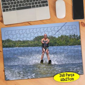 86422755 Sörf Yapan Sporcu Genç Adam 240 Parça Puzzle Yapboz