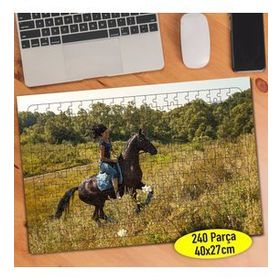 91782630 Kırda Atıyla Dolaşan Kadın 240 Parça Puzzle Yapboz