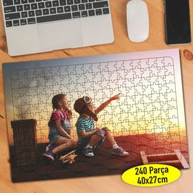 9237 Çatıdan Manzarayı İzleyen Çocuklar 240 Parça Puzzle Yapboz