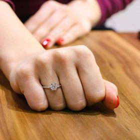 925 Ayar Gümüş 0,70 ct Görünümlü Tektaş Yüzük