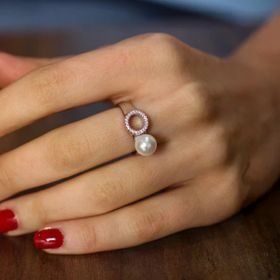 925 Ayar Gümüş Beyaz Renk İncili Zirkon Taşlı Tasarım Yüzük