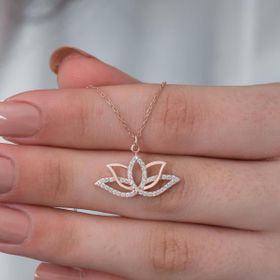 925 Ayar Gümüş Lotus Çiçeği Kolye