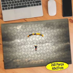93205099 Gökyüzünde Paraşütlü Adam 240 Parça Puzzle Yapboz
