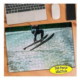 97284294 Denizde Sörf Yapan Sporcu Kadın 240 Parça Puzzle Yapboz