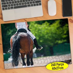 98957198 At Üstünde Gezen Mutlu Çocuk 240 Parça Puzzle Yapboz