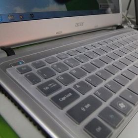 Acer 4830T Klavye