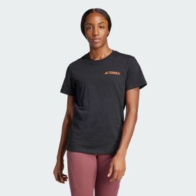 Adidas JJ1610 Terrex Graphic Hiking Kadın T-shirt