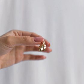 Adilidil Sallantılı Yıldızlı Küpe