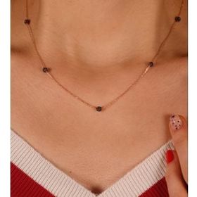 Adilidil Siyah Taşlı Günlük Rose Kolye