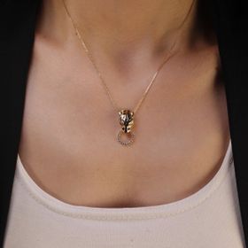 Adilidil Taş Çerçeveli Halka Kaplan Kolye