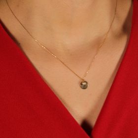 Adilidil Tek Taş Sallantılı Plaka Kolye