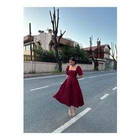 Afiş Butik Kırmızı Kare Yaka Pileli Midi Boy Elbise