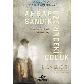 Ahşap Sandık Üzerindeki Çocuk - Elisabeth B. Leyson