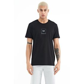 Air Jones 88230 Siyah Minimal Basklı Detaylı O Yaka Standart Kalıp Erkek T-shirt