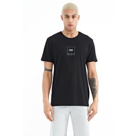 Air Jones 88230 Siyah Minimal Basklı Detaylı O Yaka Standart Kalıp Erkek T-shirt