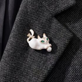 Altın Kaplama Yeşil Taşlı Kedi Model Kadın Broş