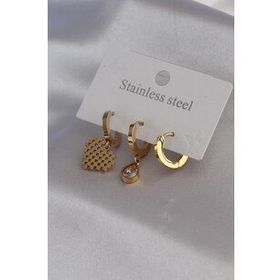 AlyaStore 316L Çelik Gold Renk Kalp Model Zirkon Taş Detay Kadın Küpe Kombini