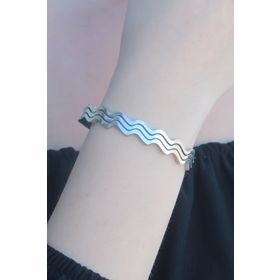 AlyaStore 316L Kararmaz Çelik Gümüş Renk Dalga Model Kelepçe Kadın Bileklik