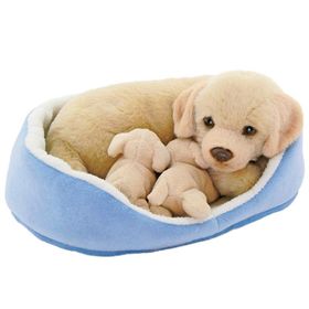 Animals Of The World Sepette Yavrulu Labrador Peluş Oyuncak
