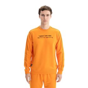 Arma K26124601601 Tarz Yazı Baskılı Regular Fit Şardonsuz 3 İplik Bisiklet Yaka Turuncu-T1 Erkek Sweatshirt