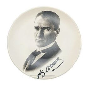 Armada Çini PRT 97 Atatürk Resimli Siyah Beyaz Seramik Baskılı Tabak