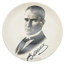 Armada Çini PRT 97 Atatürk Resimli Siyah Beyaz Seramik Baskılı Tabak