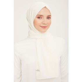 Armine 4-100 Kırık Beyaz Kalpli Şal