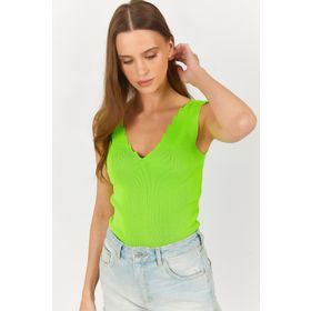 Armonika ARM-23Y069004 Kadın Neon Yeşil Zigzaglı V Yaka Kaşkorse Bluz