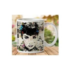 Art Hediye 1-542 Audrey Hepburn Gazete İki Tarafı Baskılı Kupa Bardak