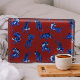 Artikel Bordo Üzerine Mavi Kaplanlar Notebook Sticker
