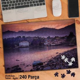 Asil Hobi Dağ-Ağaçlar-Evler-Deniz-Manzara Yapboz-Ayak Destekli Çerçeveli 240 Parça Puzzle