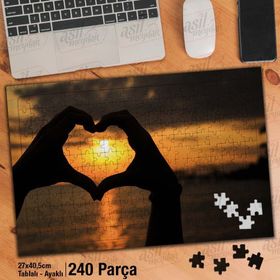 Asil Hobi Eller İle Yapılan Kalp Sembolü-Gün Batımı Yapboz-Ayak Destekli Çerçeveli 240 Parça Puzzle