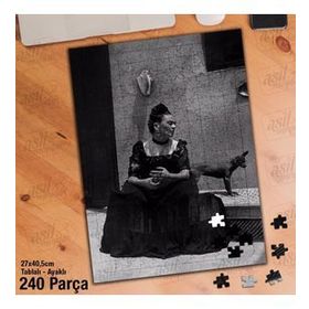 Asil Hobi Frida Kahlo Ve Sevimli Köpeği Yapboz-Ayak Destekli Çerçeveli 240 Parça Puzzle