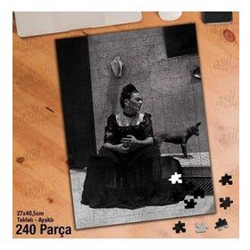 Asil Hobi Frida Kahlo Ve Sevimli Köpeği Yapboz-Ayak Destekli Çerçeveli 240 Parça Puzzle