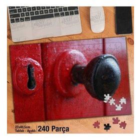 Asil Hobi Kırmızı Kapı-Anahtar Deliği-Kapı Kolu Yapboz-Ayak Destekli Çerçeveli 240 Parça Puzzle