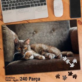 Asil Hobi Koltukta Yatan Kahverengi Kedi-Hayvan Yapboz-Ayak Destekli Çerçeveli 240 Parça Puzzle