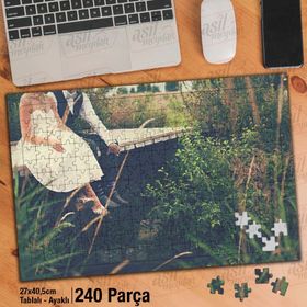 Asil Hobi Mutluluk-İskelede Oturan Çift-Sevgili Yapboz-Ayak Destekli Çerçeveli 240 Parça Puzzle